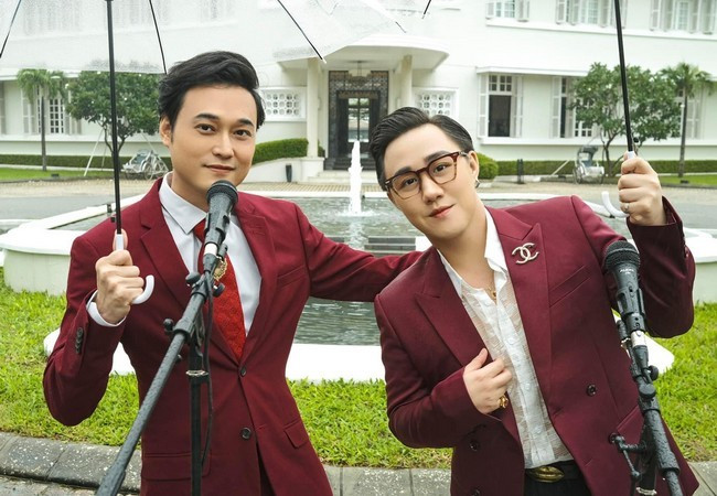 Quang Vinh cùng 'Thánh mưa' Trung Quân ton sur ton khi kết hợp trong một dự án âm nhạc.