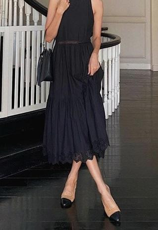 à Tăng tự tin khoe gương mặt đẹp cùng thần thái đỉnh cao như mọi khi. Tuy nhiên, nhan sắc và vóc dáng "vạn người mê" của cô vẫn không thể làm lu mờ khuyết điểm đôi bàn chân gân guốc, xương xẩu một cách đáng sợ. Và với sự sa sút về cân nặng liên tục trong thời gian vừa qua, "ngọc nữ" màn ảnh Việt làm dân tình không khỏi tiếc nuối trước những vết tích lão hoá này.