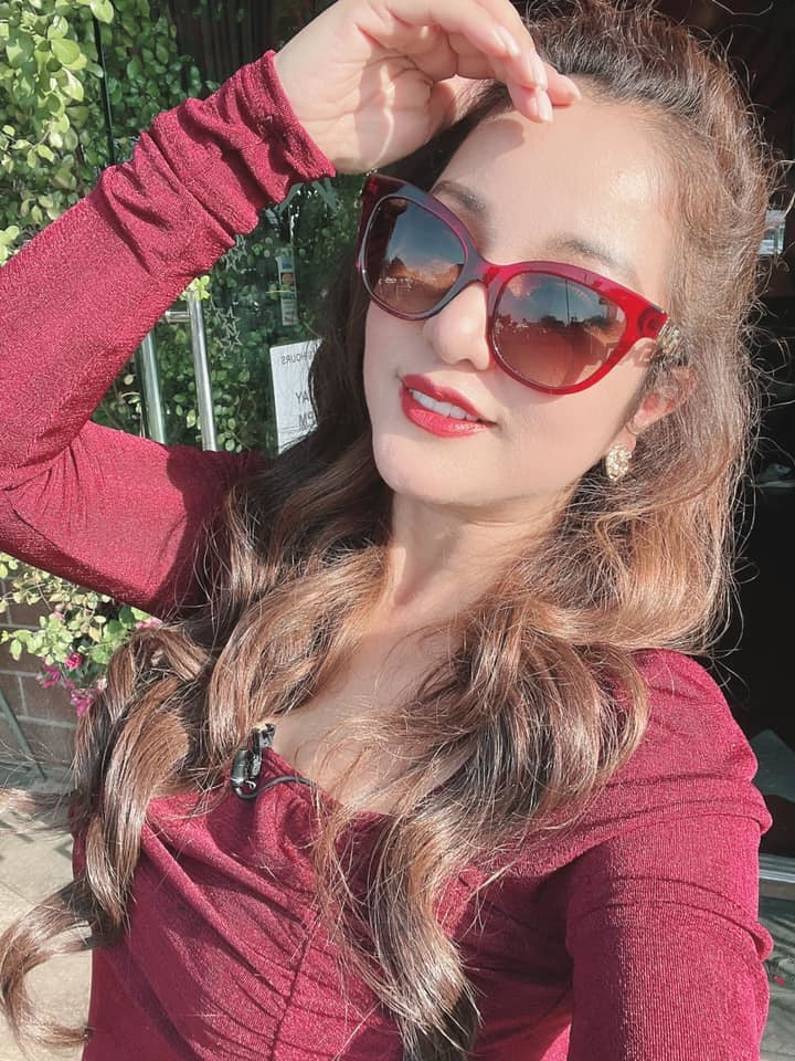 "Hôm nay mặc áo đỏ coi có ai tỏ tình với tôi không", Thúy Nga "thả thính".