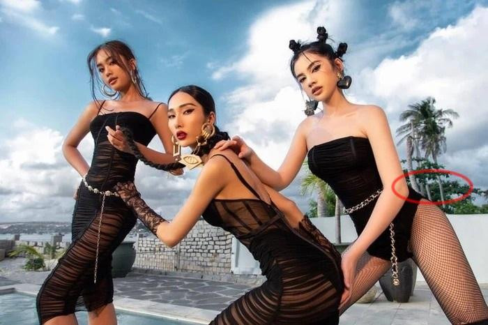 ##ss###style="text-decoration: underline;">Hình ảnh của Cẩm Đan có dấu hiệu chỉnh sửa vô cùng rõ ràng. Các đồ vật ở những khu vực như eo hay vòng 3 của Cẩm Đan đều bị cong vênh bất thường. Chỗ lồi lên, chỗ lõm xuống.