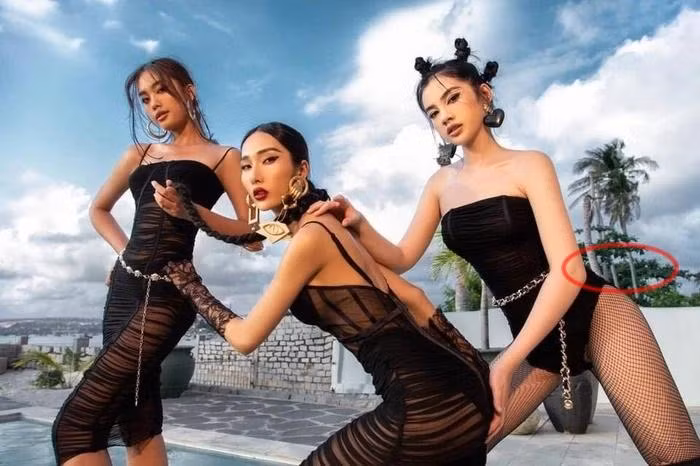 Hình ảnh của Cẩm Đan có dấu hiệu chỉnh sửa vô cùng rõ ràng. Các đồ vật ở những khu vực như eo hay vòng 3 của Cẩm Đan đều bị cong vênh bất thường. Chỗ lồi lên, chỗ lõm xuống.