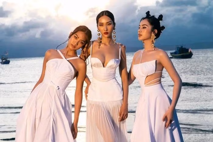 Từ thần thái đến vóc dáng, Cẩm Đan khiến cả cõi mạng phải trầm trồ.