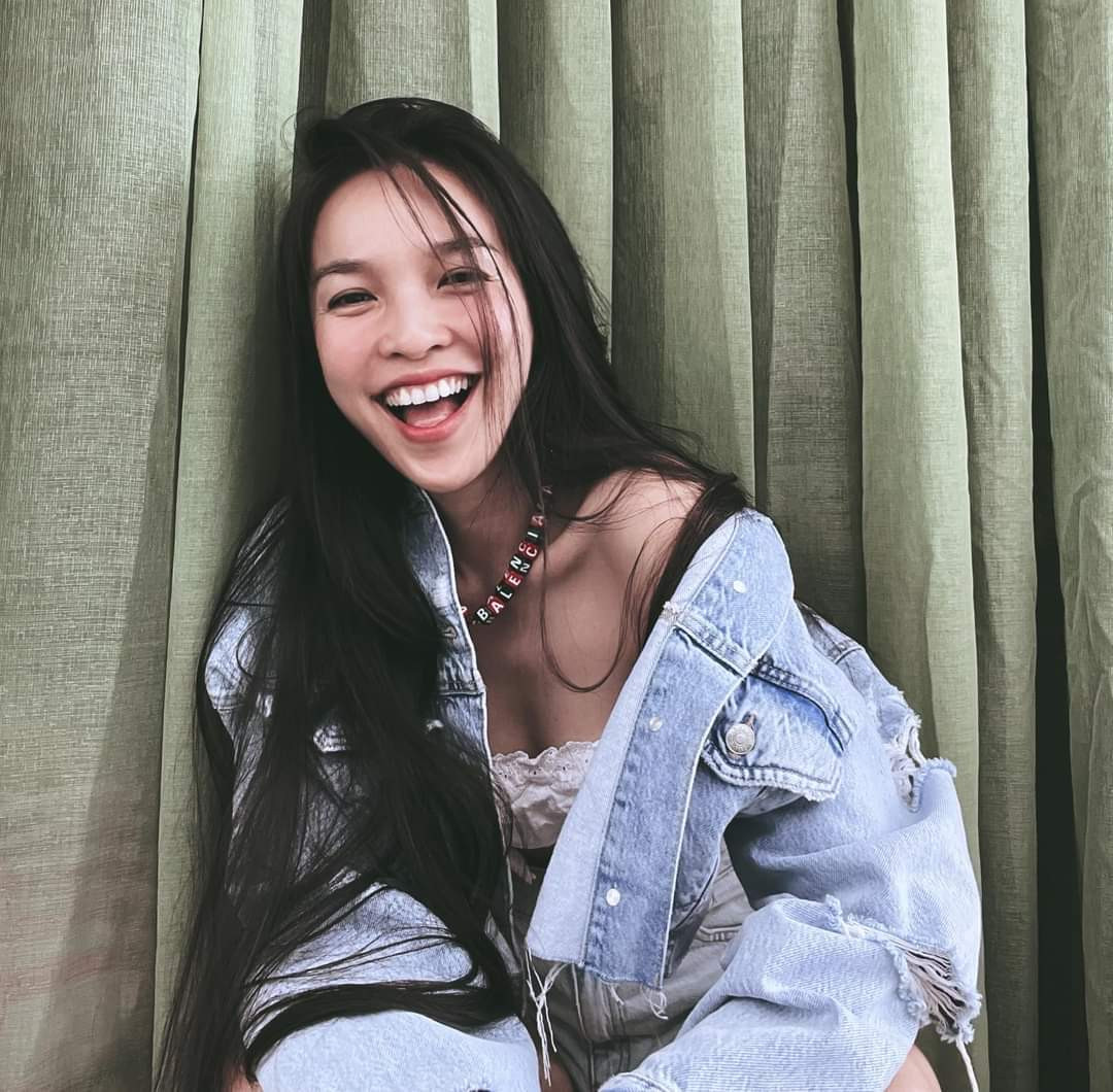 Ca sĩ Hiền Thục than 'bị trẻ quá' so với tuổi 40.