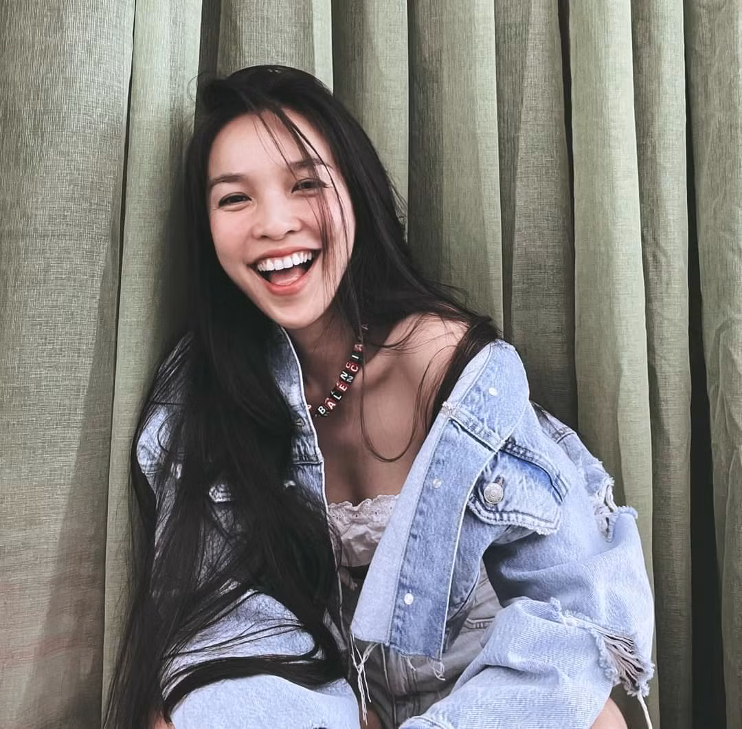 Ca sĩ Hiền Thục than 'bị trẻ quá' so với tuổi 40.