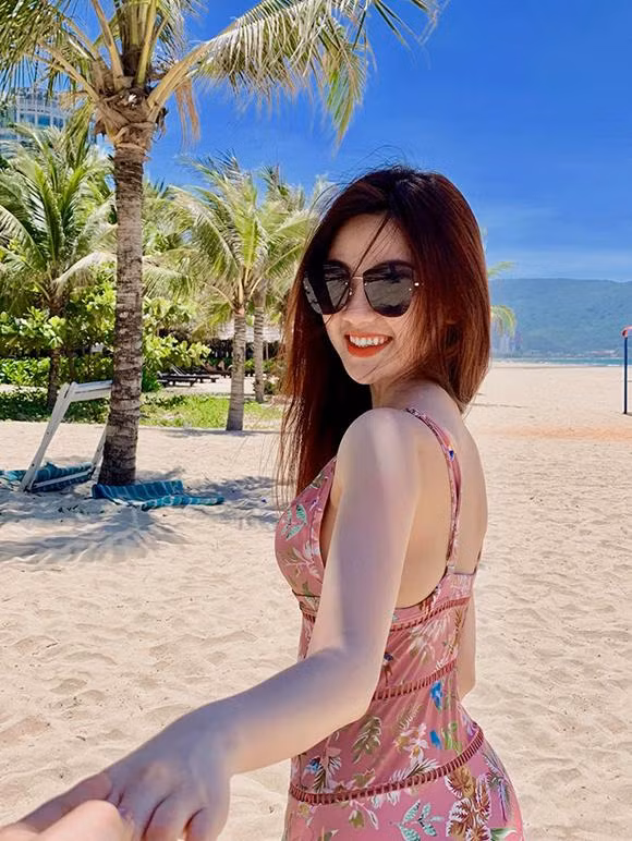 Cô từng có ý định tham gia cuộc thi Hoa hậu Bản sắc Việt 2019 nhưng vì bận rộn đóng phim nên rút lui.