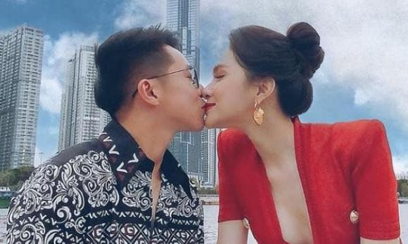 Cong su vo tinh de lo moi quan he cua Huong Giang - Matt Liu