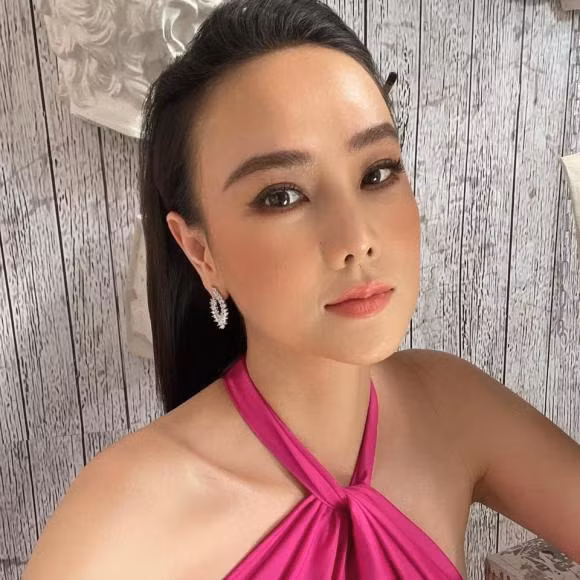 Duong Yen Ngoc xac nhan ca gia dinh nhiem COVID-19-Hinh-2