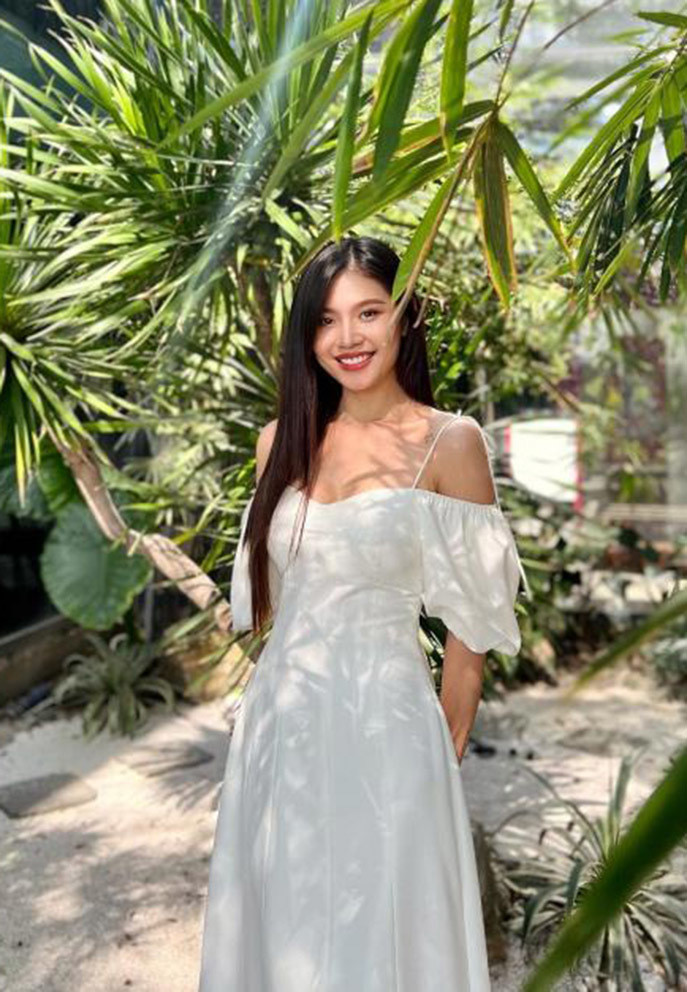 Chúng Huyền Thanh khoe sắc vóc rạng rỡ đón tuổi 24.