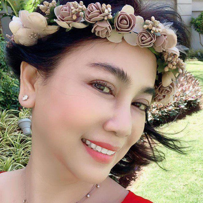 Bà Vân không ngại khoe cận nhan sắc trẻ trung khó ai bì kịp