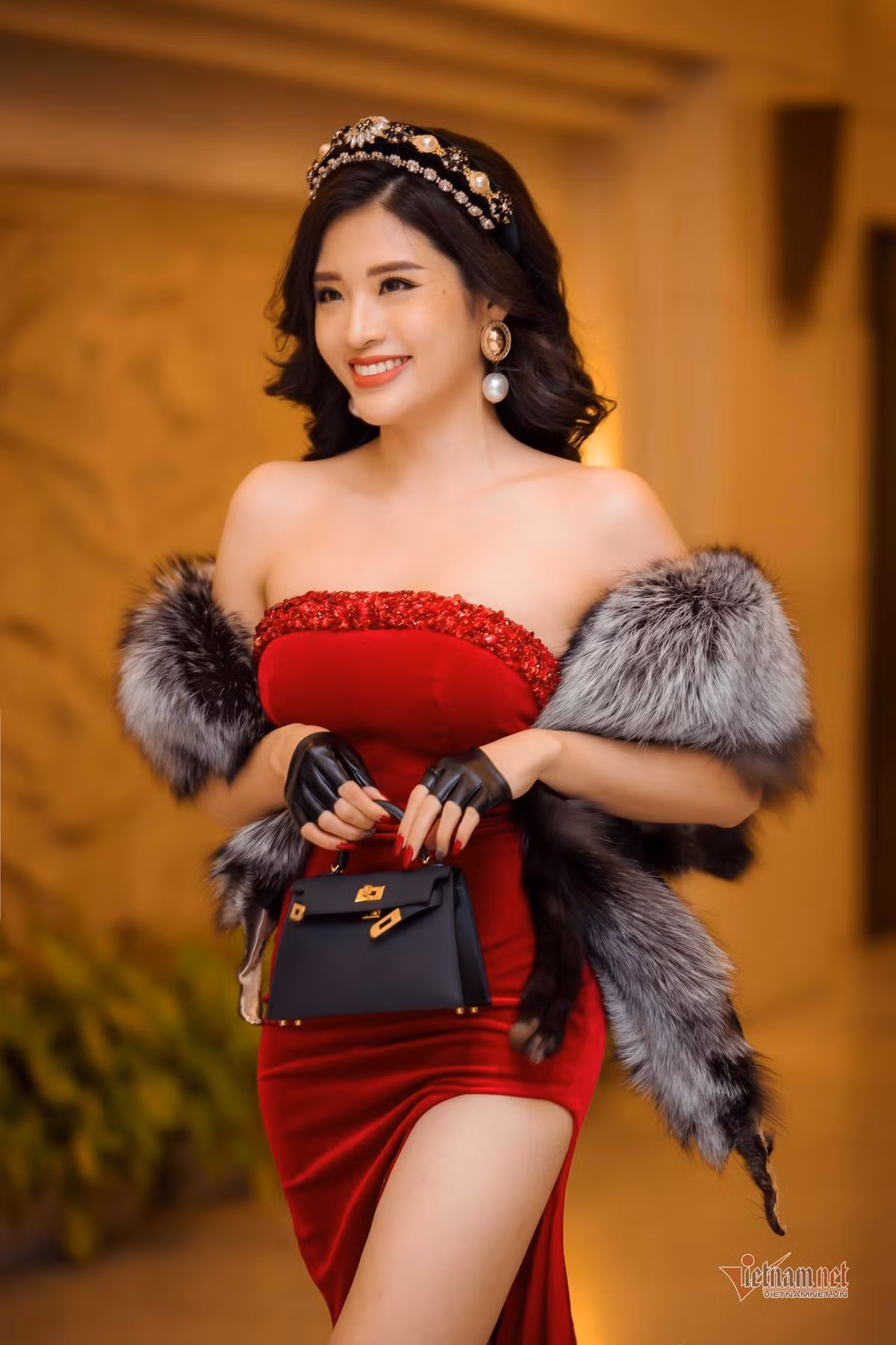 Dan nguoi dep phan ung ve phat ngon 