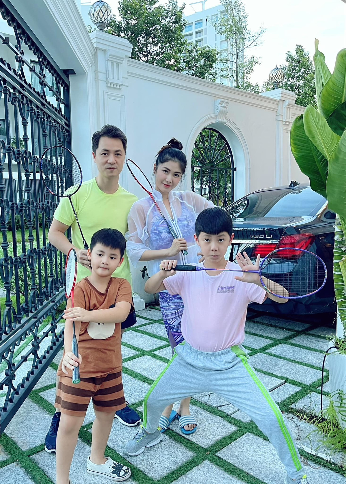 Gia đình Đăng Khôi chăm chỉ rèn luyện sức khỏe.