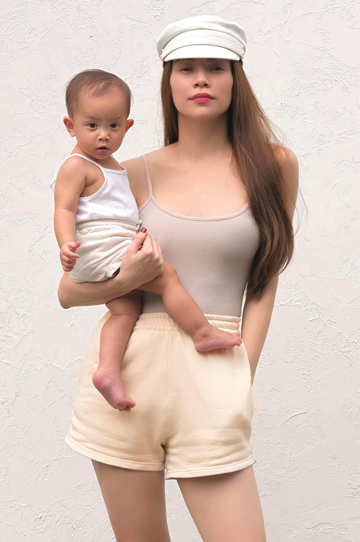 Lisa là bản sao của mẹ Hồ Ngọc Hà.