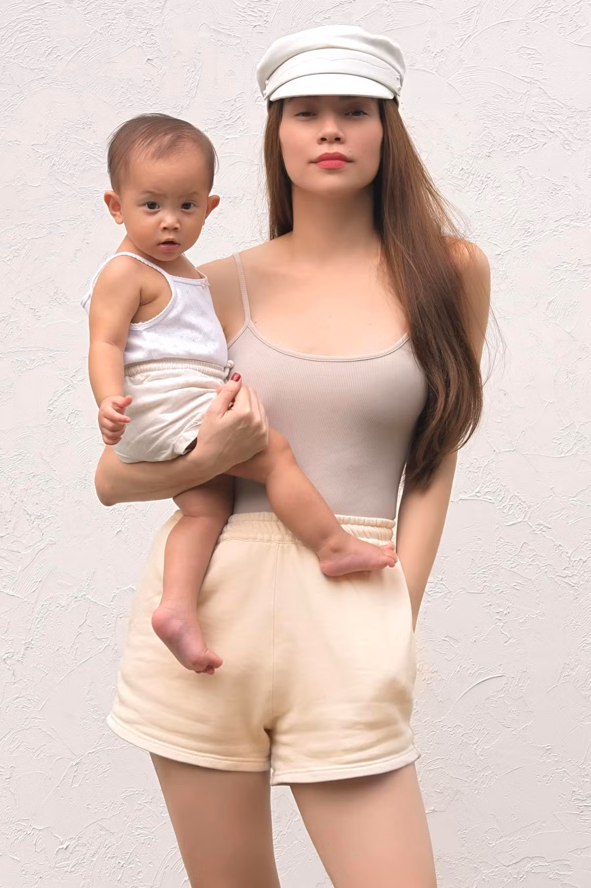 Lisa là bản sao của mẹ Hồ Ngọc Hà.