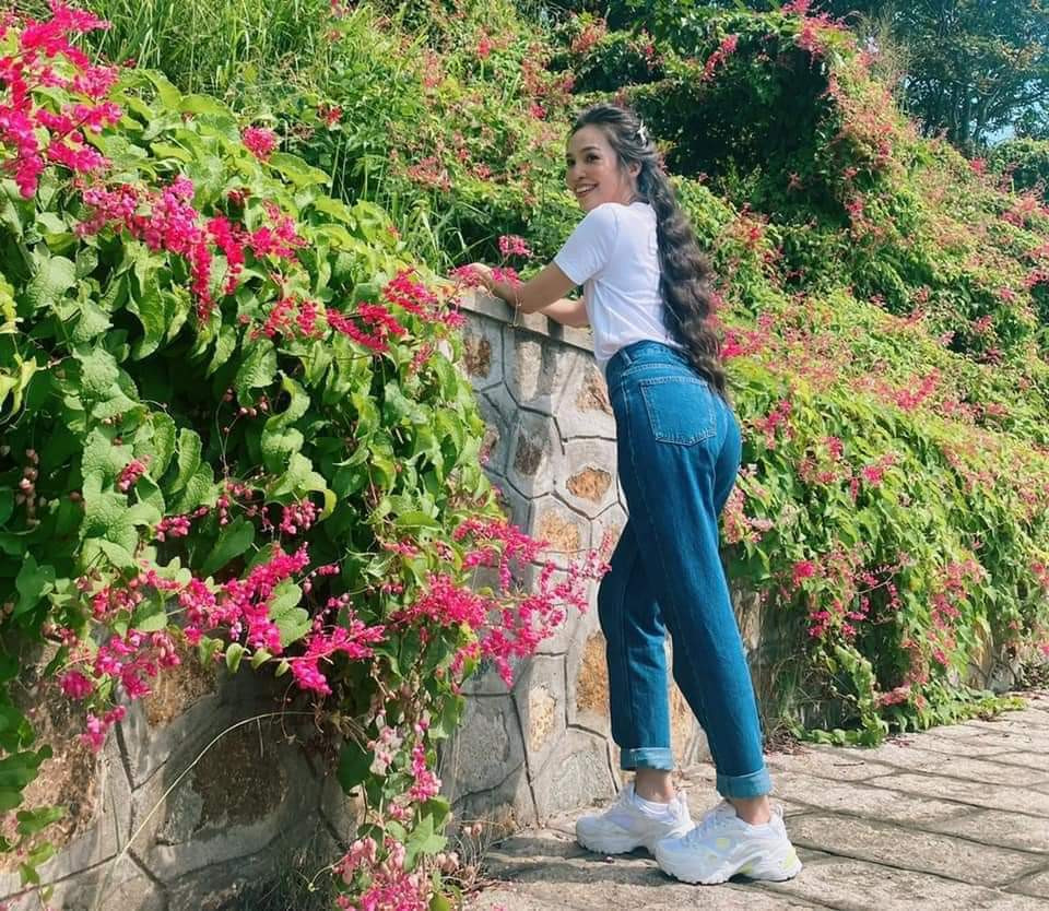 Ca sĩ Hiền Thục trẻ trung dù đã ngoài 40.