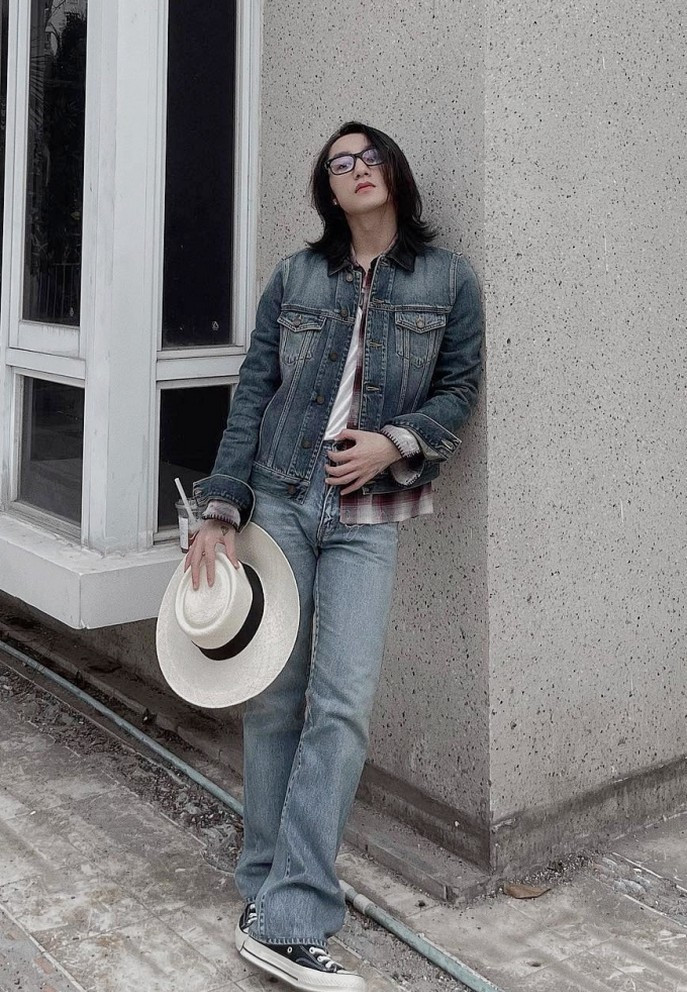 Sơn Tùng M-TP được nhận xét khác lạ với phong cách mới.