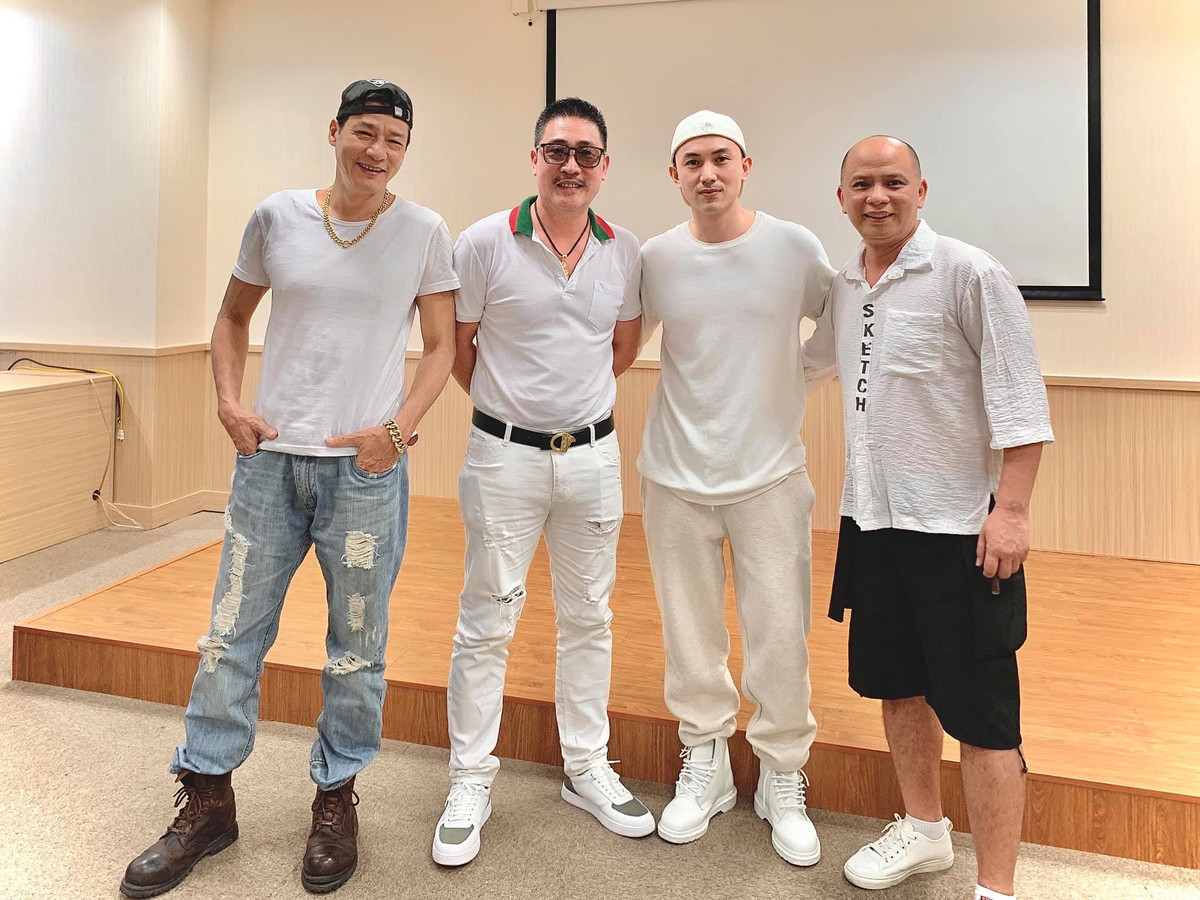 Ảnh hậu trường vui vẻ của dàn diễn viên 'Hương vị tình thân'.