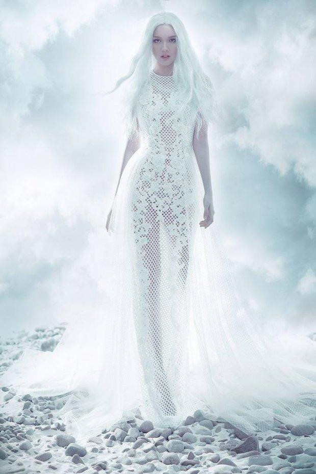 Vẻ đẹp mong manh của Hải Tú đốn gục nhiều người ngay từ lần gặp đầu tiên.