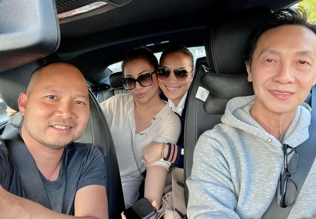 Vợ chồng Minh Tuyết hội ngộ đi ăn đầu tuần cùng gia đình Hồng Ngọc.