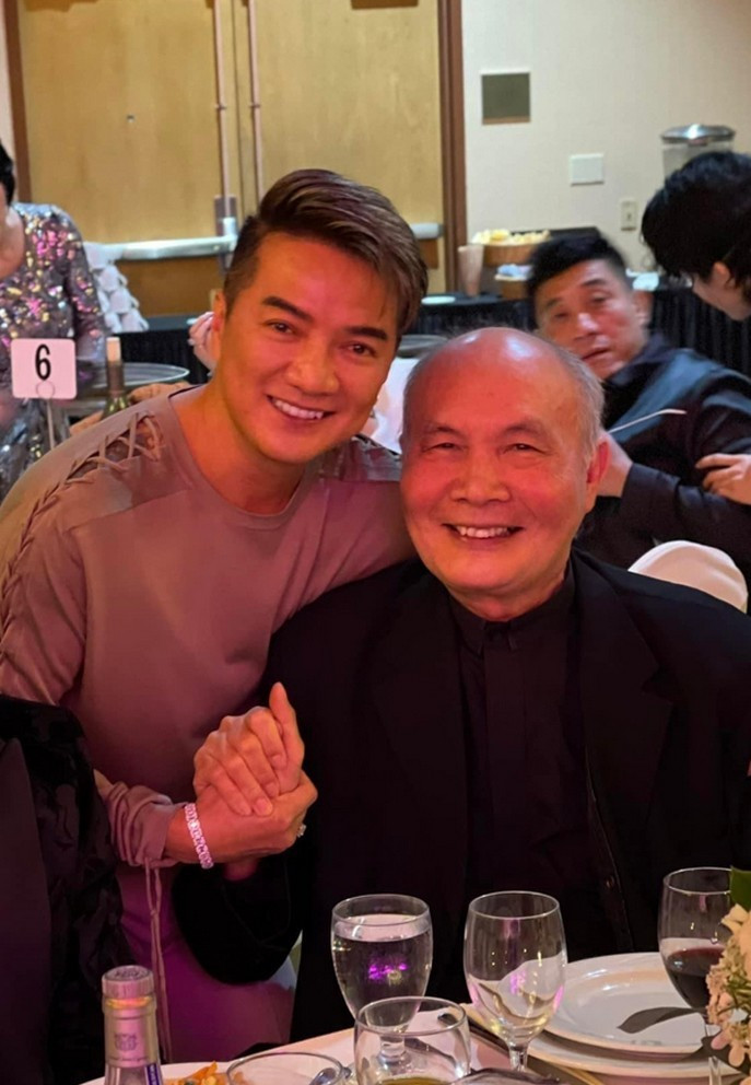 Ca sĩ Đàm Vĩnh Hưng hạnh phúc khi được hội ngộ nhạc sĩ Vũ Thành An.