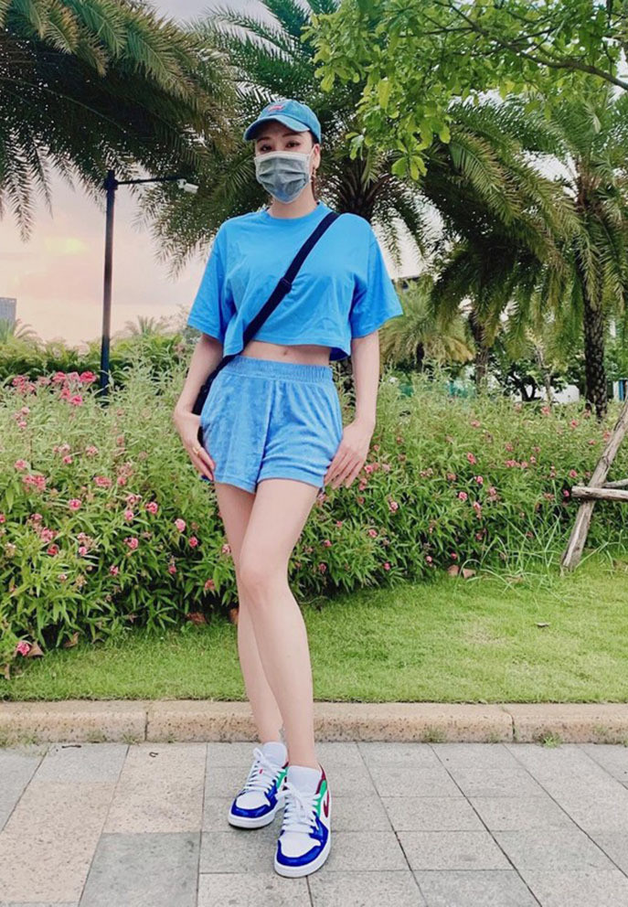 Hồ Quỳnh Hương tập thể thao vẫn tuân thủ quy tắc 5K để bảo vệ sức khỏe bản thân.