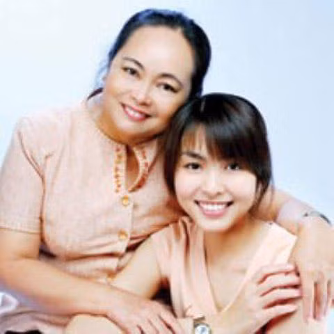 Hà Tăng thừa hưởng nhiều nét đẹp từ mẹ.