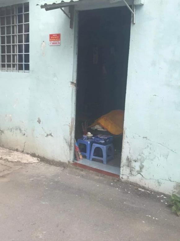 Chứng kiến cảnh khó khăn của đồng nghiệp, đạo diễn Đạt Phi đã đứng ra lo liệu cho tang lễ của nghệ sĩ Văn Ngà được chu toàn. Chiều ngày 16/11, khung cảnh tang lễ của cố nghệ sĩ khiến không ít người xót xa. 