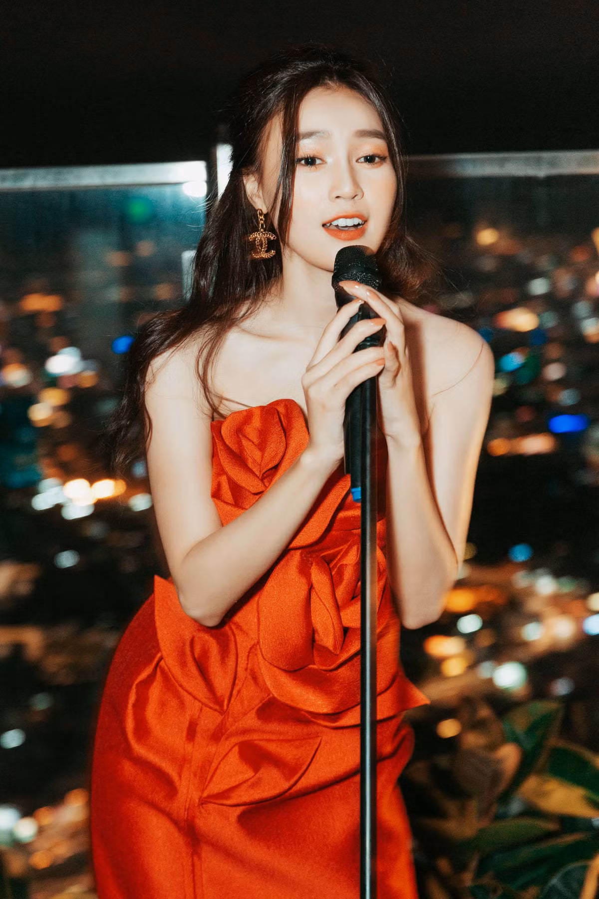 Ninh Dương Lan Ngọc tâm sự cô rất đam mê ca hát.