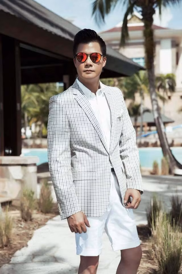 Ca sĩ Quang Dũng điển trai, lịch lãm.