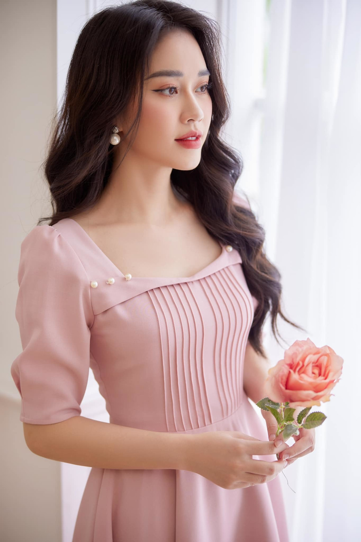 MC Mai Phương xinh đẹp dịu dàng.