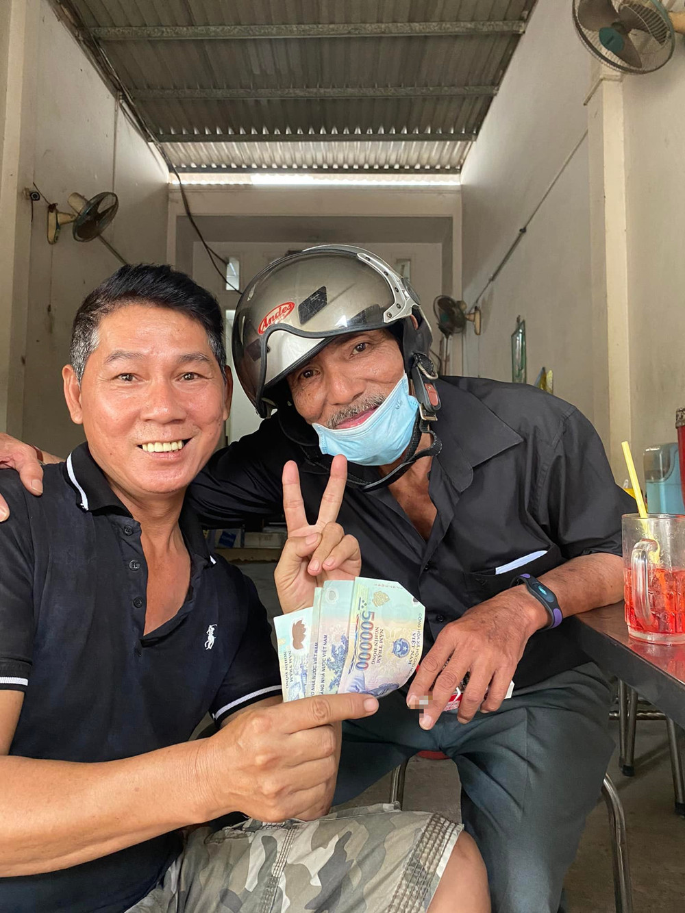 Thuong Tin da ve nha moi, di giao hang duoc fan tang 2 trieu