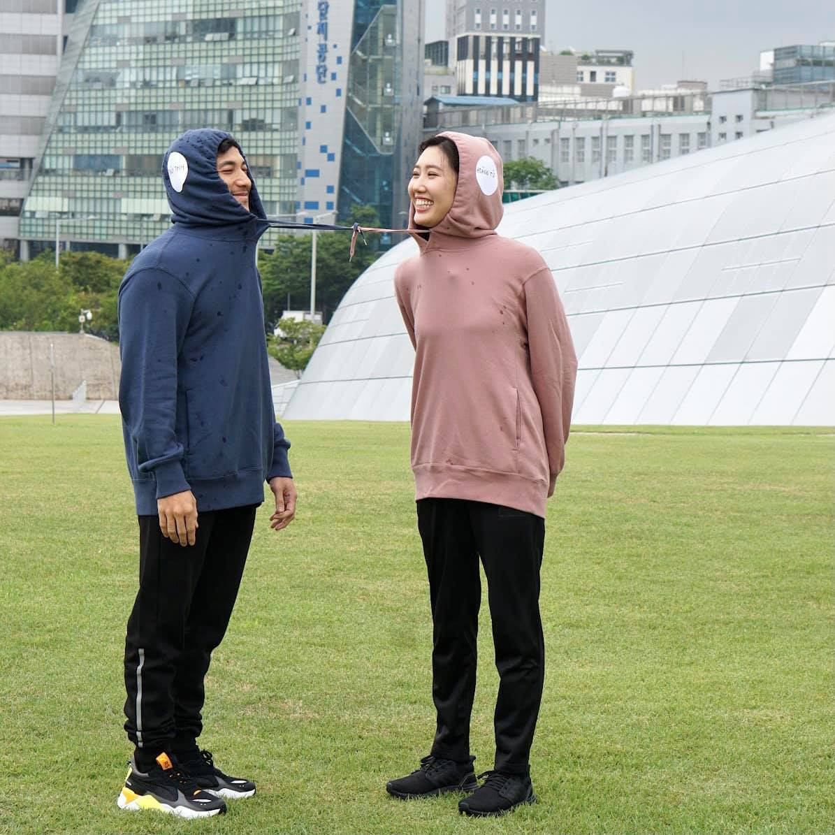 Sao Việt Thúy Ngân đăng ảnh hậu trường vui vẻ.