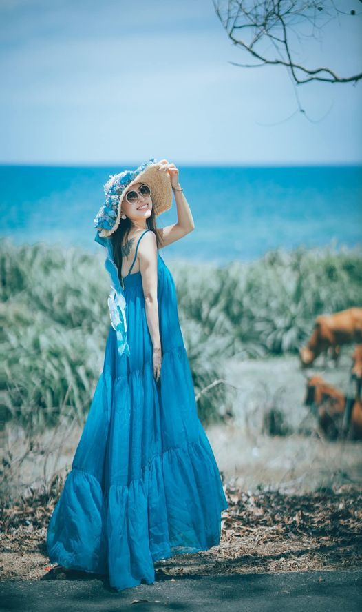 Sao Việt hôm nay 19/10: Thanh Vân Hugo nhớ biển.