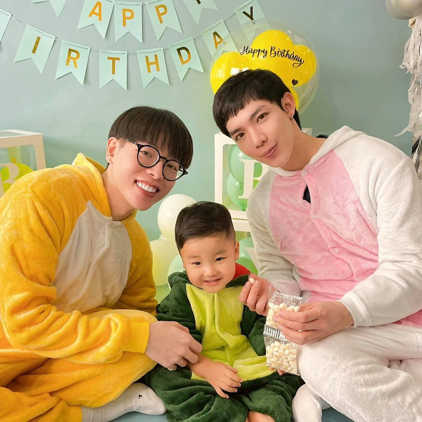 Đức Phúc, Erik chúc mừng sinh nhật 2 tuổi của con trai Hòa Minzy.