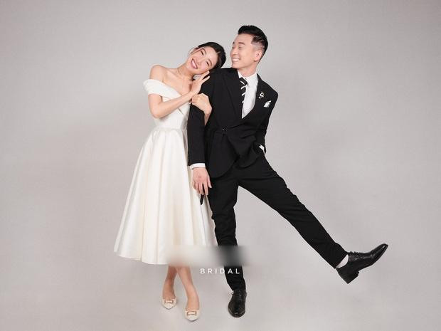 Đúng là "anh đẹp trai, em thì đẹp gái, mình đến với nhau thì có gì là sai".