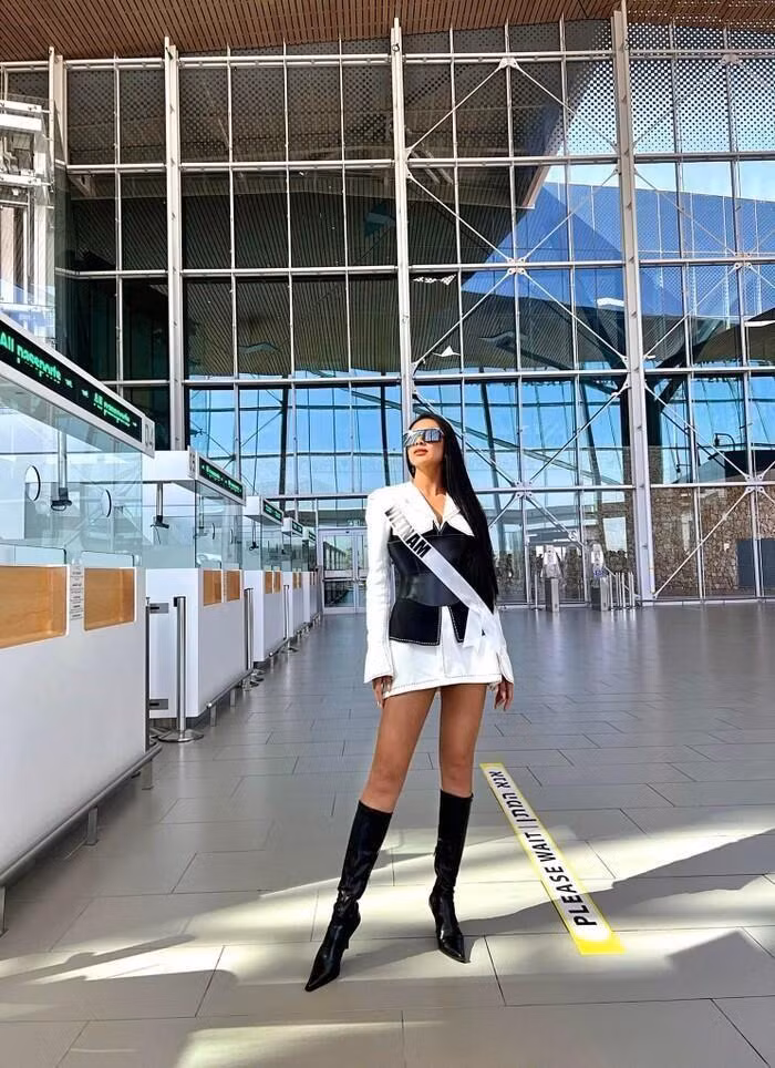 Sao Viet ten to vi mac nguoc do: 