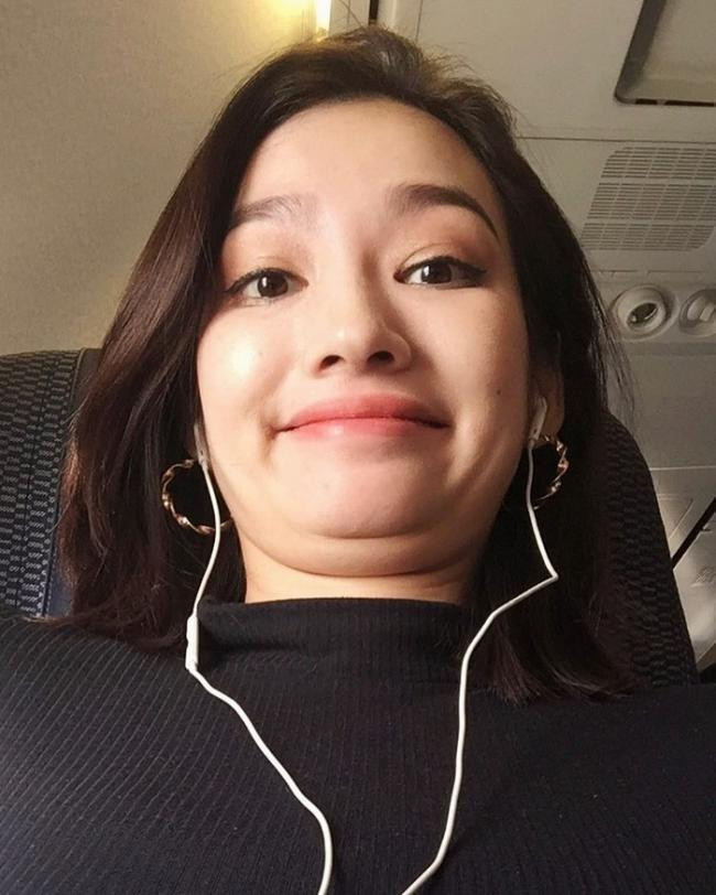 Khuôn mặt chuẩn V-line của Trúc Diễm cũng không ngăn được cô nàng "phá hoại" bằng khung hình đáng sợ thế này!