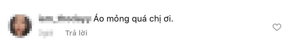 Trang phục của cô nàng bị nhiều người góp ý.