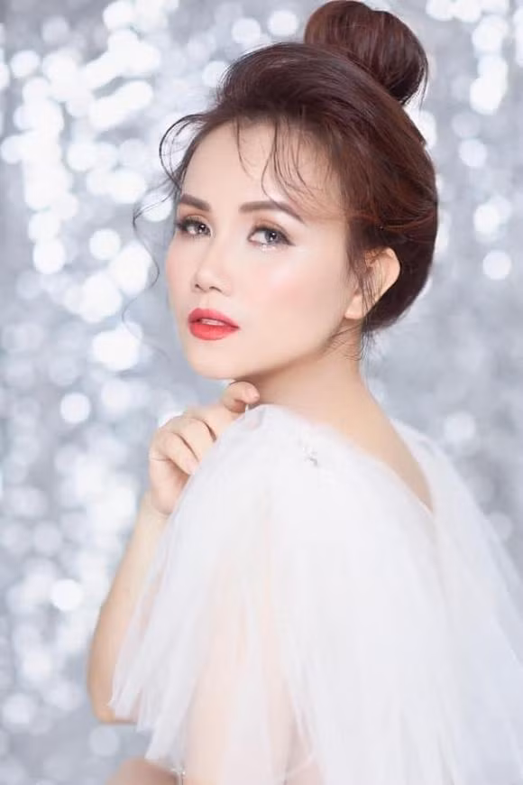 Hoang Yen tuyen bo khong nhan tro cap nuoi con, chong cu dap gat