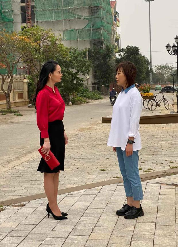 Chính vì thế nên mới có khoảnh khắc mẹ chồng "giật spotlight" con dâu thế này.