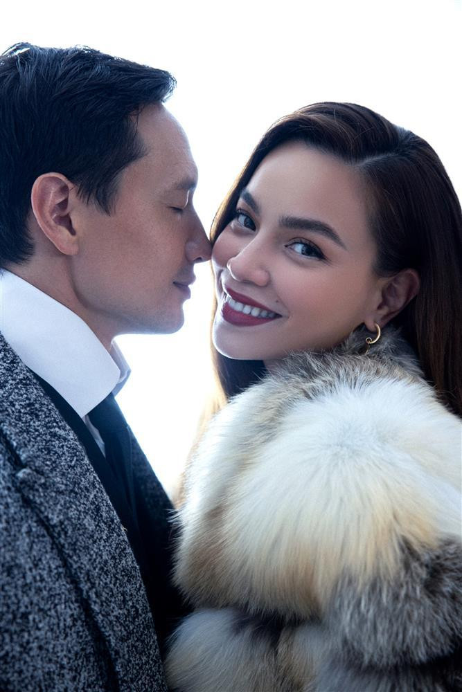 Hà Hồ khẳng định cô không còn háo hức trong việc tổ chức sinh nhật nhưng lại phấn khích vì chặng đường sắp tới. Ở tuổi 36, cô đã có người tình kề cận, đàn con đông đúc cùng sự nghiệp viên mãn.