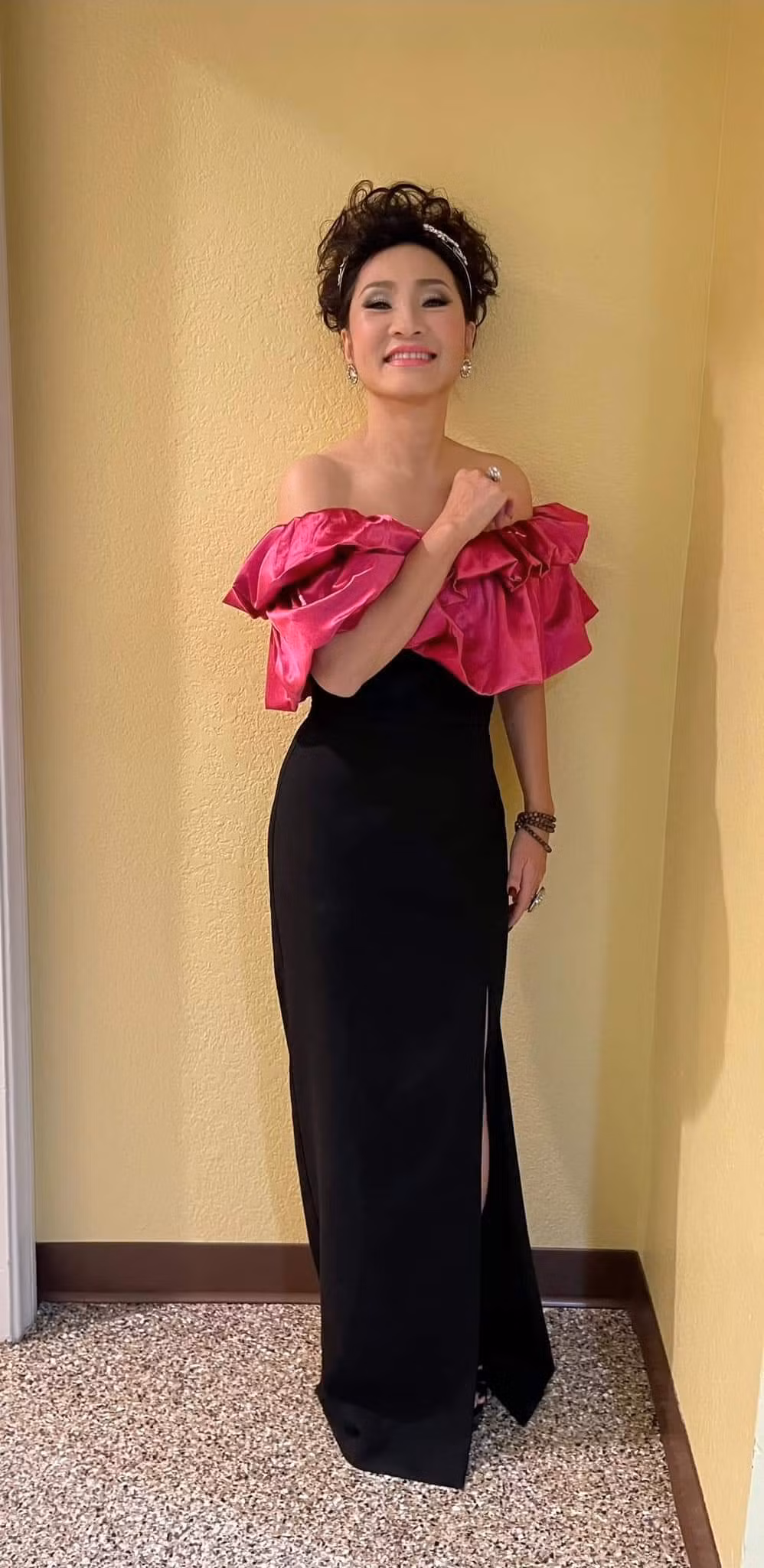 Sao Việt hôm nay 16/11: Diễn viên Hồng Đào tạo hình vào vai... má chồng.