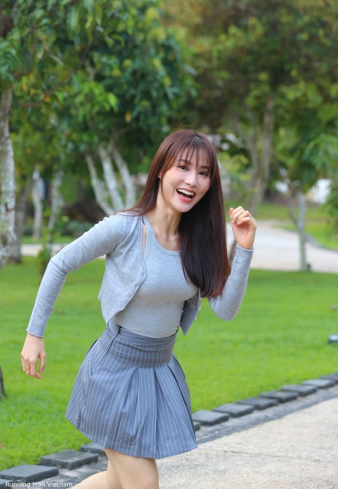 Diễm My 9x hào hứng khi được góp mặt vào "Running man - Chạy đi chờ chi" với vai trò khách mời.