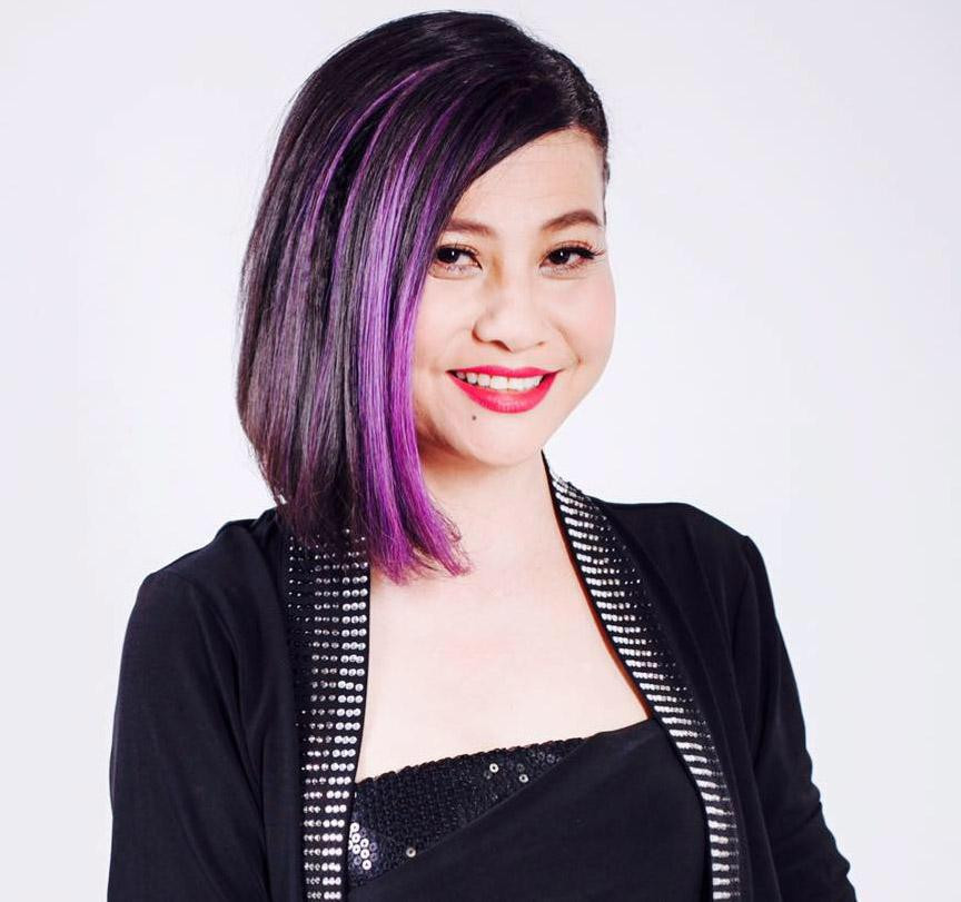 Thỉnh thoảng cô cũng gẩy light F5 diện mạo nổi bật và trẻ trung hơn.