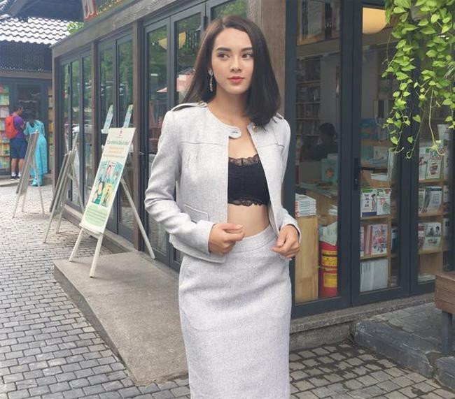 Phong cách thời trang đời thường của 9X cũng trẻ trung, năng động được nhiều bạn trẻ học hỏi.