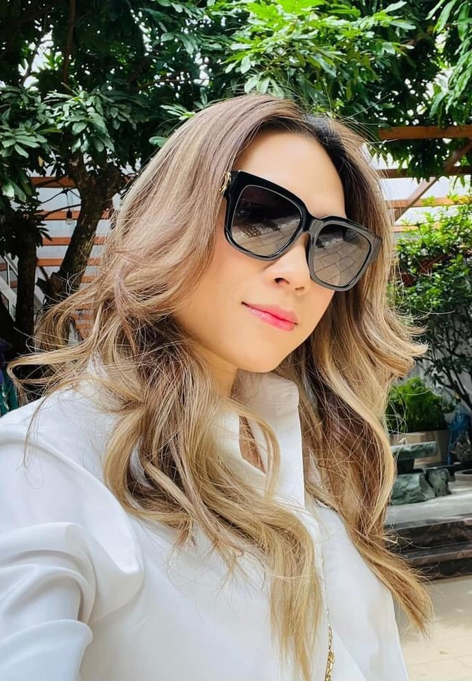 Tin sao Việt 20/12: Mỹ Tâm selfie, bày tỏ háo hức trước dự án đêm nhạc online của mình.