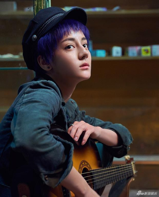 Kiểu đầu tomboy "giết chết" nét đẹp của Nhiệt Ba và biến một nhan sắc hiếm có trở thành gương mặt đại trà có thể thấy ở khắp con phố ở Quảng Châu.