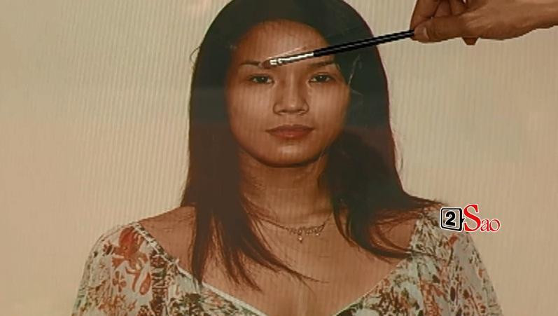 ương mặt Diệp Lâm Anh tuy có nét nhưng tồn tại khá nhiều khuyết điểm. Đặc biệt, chuyên gia cho rằng đôi mắt Diệp Lâm Anh bé và sâu so với khuôn mặt.