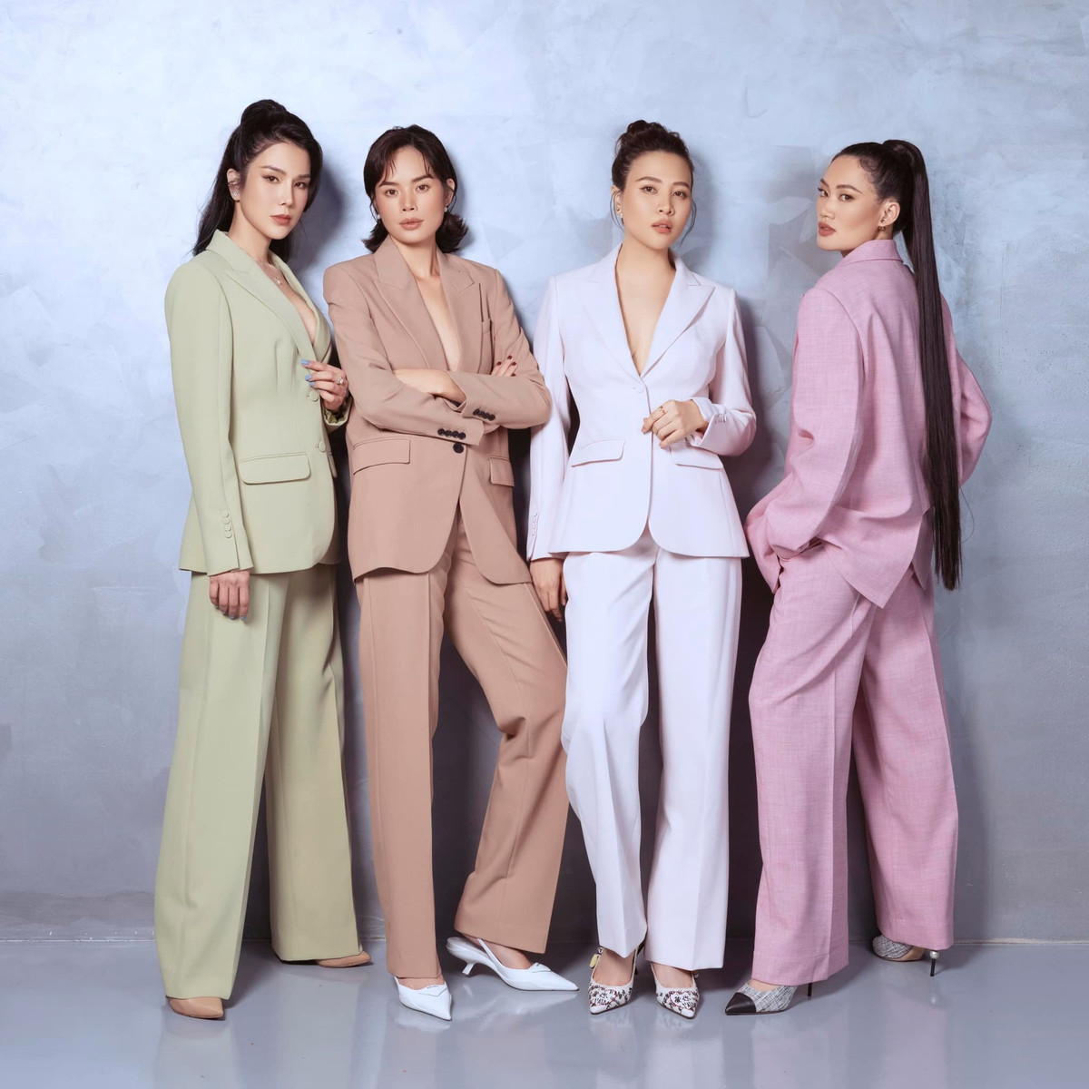 Diệp Lâm Anh đăng ảnh chụp cùng bạn thân trong đó có Thu Trang - vợ của đại gia Cường Đô La.