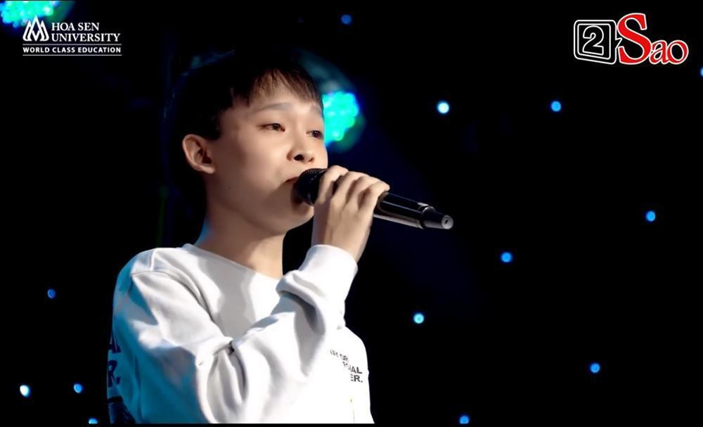 Ho Van Cuong quay lai san khau sau loat on ao-Hinh-3