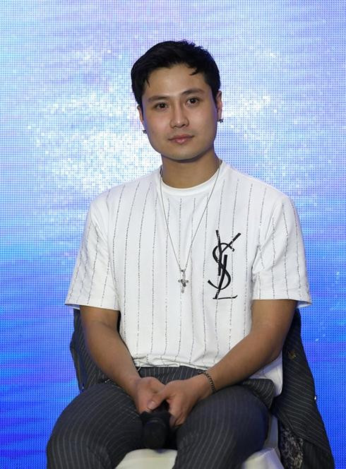 Ở hiện tại, Thanh Sơn đã lột xác hoàn toàn: giảm cân, gương mặt Vline hơn, phong cách ăn mặc chững chạc, trưởng thành hơn. Ngoài ra, khán giả còn phát hiện ra một điểm lạ chính là sống mũi của Thanh Sơn có phần cao và thẳng hơn so với trước kia. Điều này khiến anh vướng nghi vấn can thiệp thẩm mỹ nhưng điều này cũng chẳng có gì là lạ đối với một diễn viên với mong muốn lên hình đẹp hơn trước mắt công chúng.